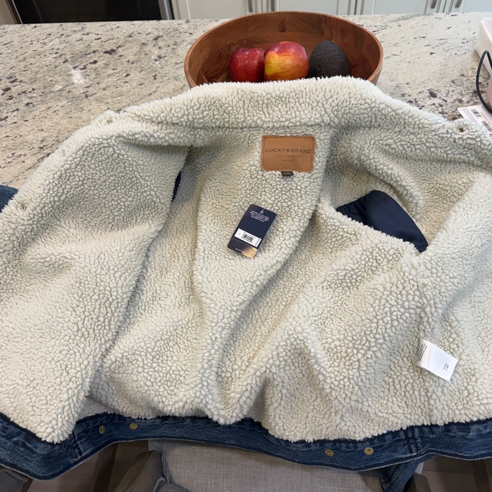 NWT Women’s Lucky Brand Tomboy Sherpa Lined Denim Jacket Large Retail: $119 - Picture 8 of 9